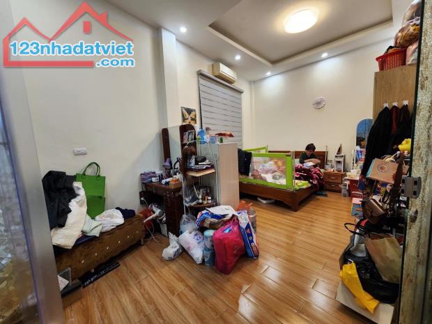 Bán Nhà Hào Nam Đống Đa 35m Đẹp Lô Góc - 5