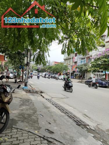 Cho thuê gấp nhà đẹp, vị trí đẹp nhất mặt phố Nguyễn Huy Tự 50m, 2 tầng, mặt tiền 5m