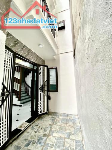 Bán nhà Tam Trinh , 5 tầng, 39m2, 4.5 tỷ, đẹp lung linh