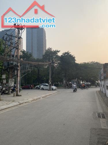 Bán Apartment mặt phố Quảng Khánh ( 11 Tô Ngọc Vân ) 145m2, 125 tỷ - 1