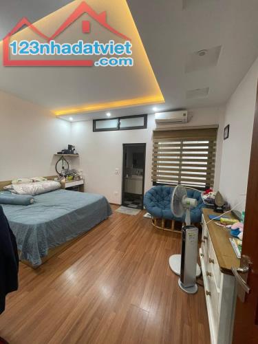BÁN GẤP NHÀ NGUYỄN VĂN CỪ, 62M x 6T THANG MÁY, GARA 2 ÔTÔ, GẦN PHỐ, ÔTÔ TRÁNH. NHỈNH 11 TỶ - 2