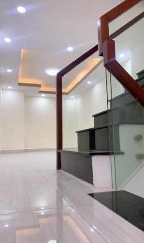 Gấp bán nhà Hoàng Văn Thụ, Phú Nhuận, ngang 8m, dt 220m2, giá chỉ 33 tỷ.