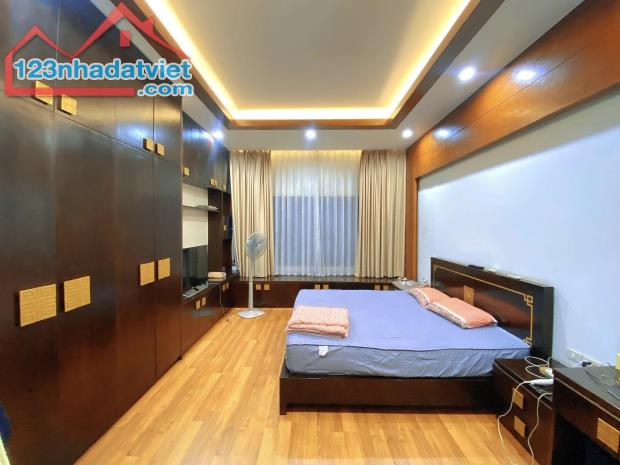 Bán nhà ngõ 8 Trần Quang Diệu, Đống Đa, gara ô tô, sát quận ủy, giá 17.5 tỷ - 1