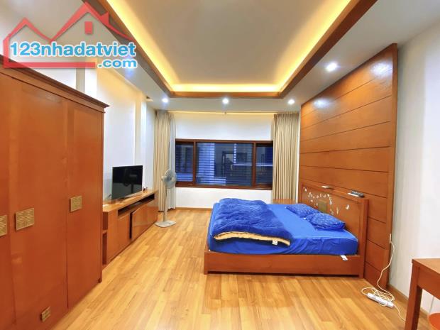 Bán nhà ngõ 8 Trần Quang Diệu, Đống Đa, gara ô tô, sát quận ủy, giá 17.5 tỷ - 2