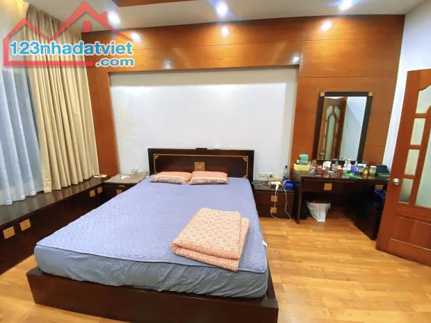 Bán nhà ngõ 8 Trần Quang Diệu, Đống Đa, gara ô tô, sát quận ủy, giá 17.5 tỷ - 3