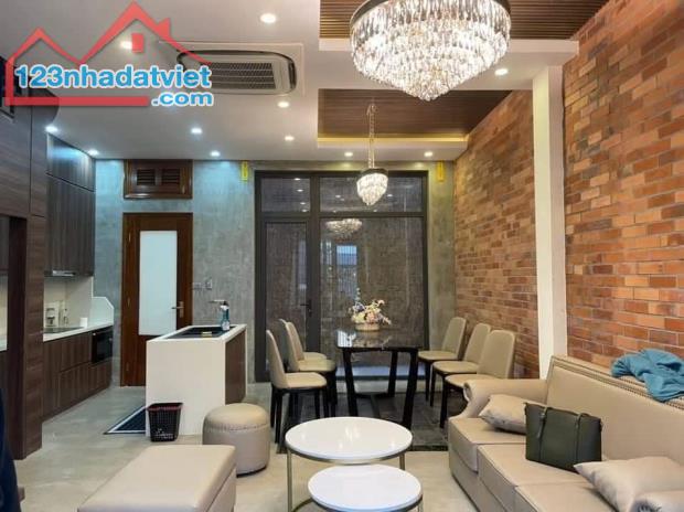 LÔ GÓC HAI THOÁNG  NGỌC THUỴ LB 56M2   NHÀ ĐẸP NHƯ  HOMESTAY FULL NỘI THẤT, NHỈNH 6TỶ - 1