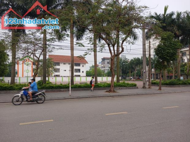 Bán nhà khu TĐC P. Thượng Thanh, Q. Long Biên, đường 13m, vị trí vừa ở vừa KD, gía 19,8 tỷ - 1