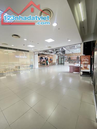 Chính chủ cho thuê MBKD hai mặt tiền vị trí đẹp tại chân đế tòa Mipec 229 Tây Sơn, Hà Nội. - 3