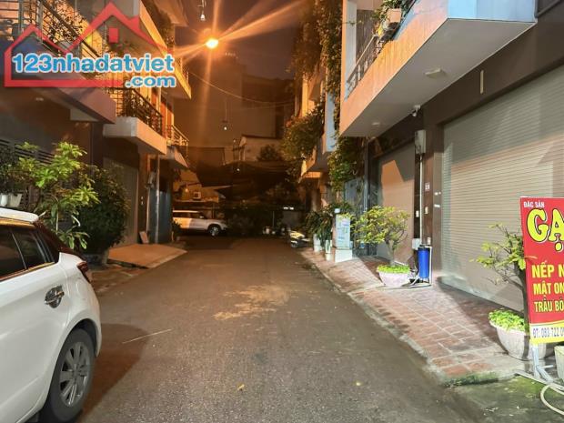 Bán nhà La Khê, cách 100m ra ga tàu điện trên cao, đường 12m, ô tô tránh đỗ thoải mái, 51m
