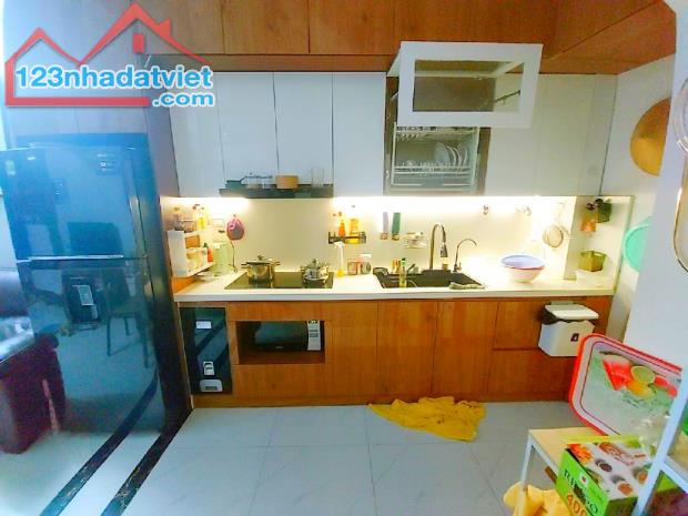 Bán gấp nhà đẹp Hoàng Quốc Việt- 33/36T2 x 5T-Mt4m- 35m oto- chỉ 5.95 tỷ - 1