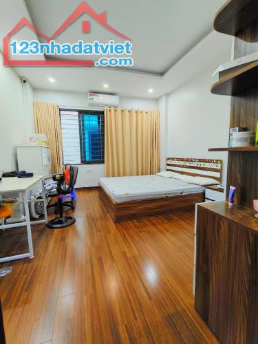 Bán gấp nhà đẹp Hoàng Quốc Việt- 33/36T2 x 5T-Mt4m- 35m oto- chỉ 5.95 tỷ - 2