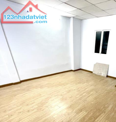 Cần Bán Nhà Mặt Tiền Đường Nguyễn Duy Dương, Phường 4, Quận 10, 29m2 - 3