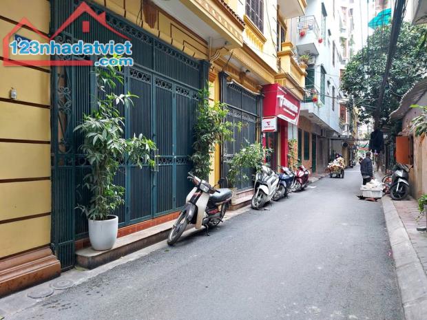 Nhà 5 tầng cách mặt Hồ Phương Mai 100m Dt 35m Mt 4m Giá 4,8 tỷ Lh 0911002289 - 3