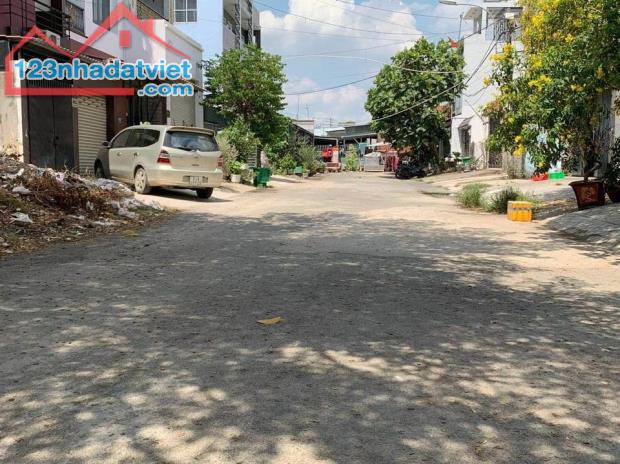 KẸT TIỀN BÁN GẤP LÔ ĐẤT 92 M2 GIÁ CHỈ 2 TỶ GẦN CHỢ NGÃ BA BẦU GỌI XEM ĐẤT - 1