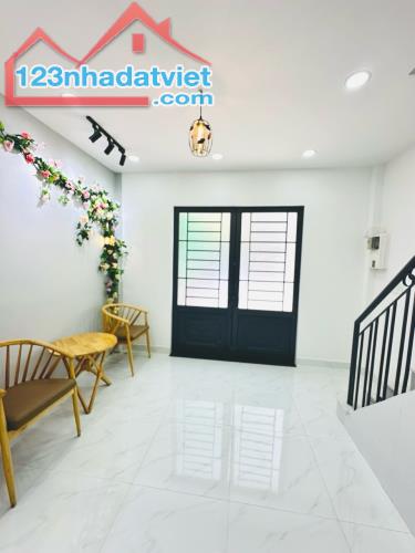 Chủ về quê dưỡng già, bán gấp nhà mới hẻm 6m, Lê Thúc Hoạch, 3 tầng nhỉnh 2 tỷ, bao giá. - 2