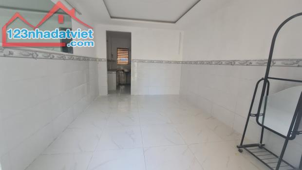 Bán gấp nhà phường Linh Đông 25 m² 1.99 tỷ sổ hồng riêng