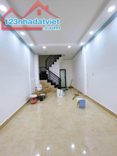 Chủ gửi bán gấp nhà Q.12  hẻm 15// ,P. Tân Thới Nhất 1 giá 3,1 tỷ /40m2 2L - 5