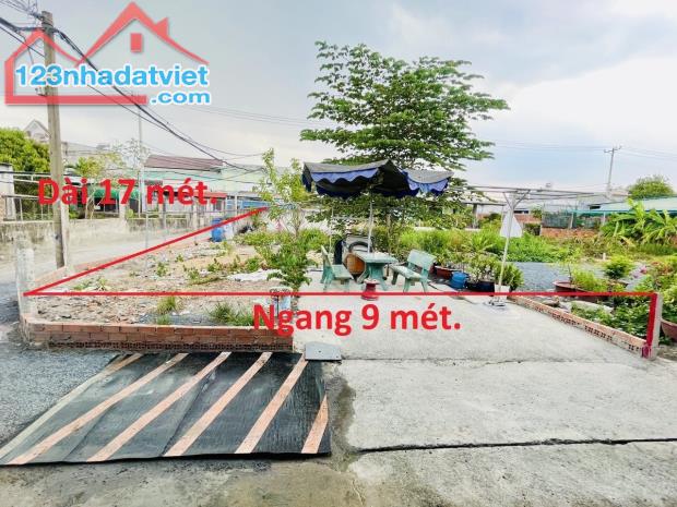 bán lô góc 2 mặt tiền 153m2 giá chỉ 1 tỷ 850tr gần trường học thới tam thôn