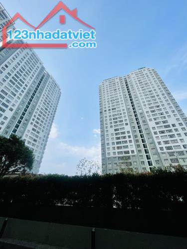 Cần bán Penthouse ngay Chánh Hưng - Giai Việt tòa Samland, nhà mới 100%