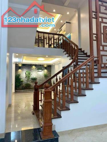 Bán nhà mặt phố Phương Mai Vỉa hè trước nhà 4m Dt 55m Mt 6m x4 tầng Giá 21 tỷ - 2