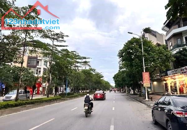 NÓNG BỎNG TAY! Bán 99m2 đất MP Cổ Linh - Long Biên, mặt sau ô tô, chỉ 33 tỷ.