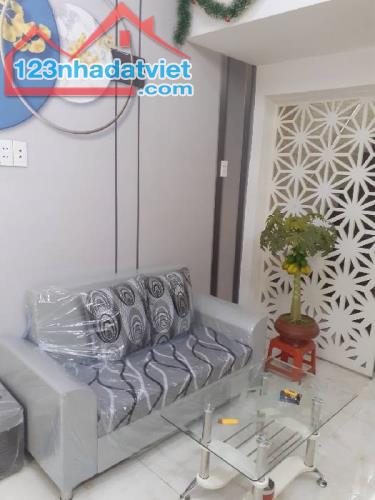 + Nhà cần bán 24m2-3 tầng-Phan Văn Trị-P2Q5-4.8 tỷ