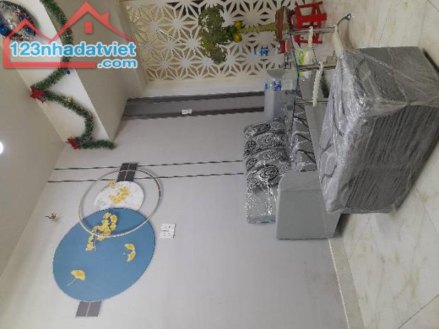 + Nhà cần bán 24m2-3 tầng-Phan Văn Trị-P2Q5-4.8 tỷ - 4