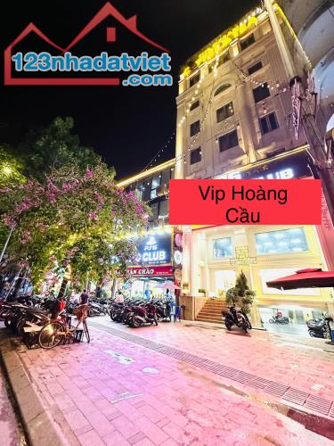 Bán Toà Nhà Siêu Vip Mặt phố Hoàng Cầu. View Hồ - View Sân Bóng. DT 234m2 x 9T. MT 9,5m