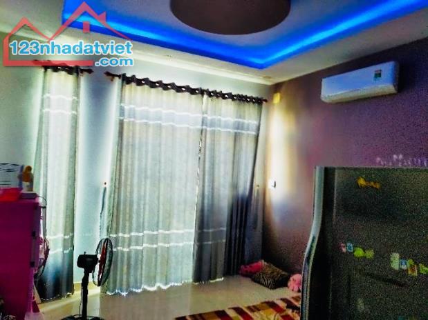 LÊ VĂN QUỚI BÌNH TÂN - 68M2 ( 4 X 17 ) - 4 TẦNG XE TẢI TRÁNH - GẦN NGÃ TƯ BỐN XÃ CHỈ 6 TỶ - 5