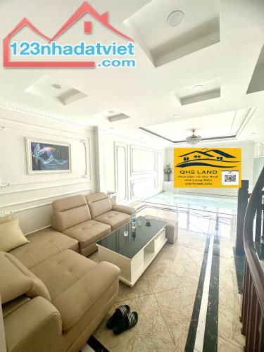 Nhà mới nguyên căn thang máy Nguyễn Văn Cừ cho thuê 65m2-7 tầng-6 ngủ khép kín 🎊🎊 - 1