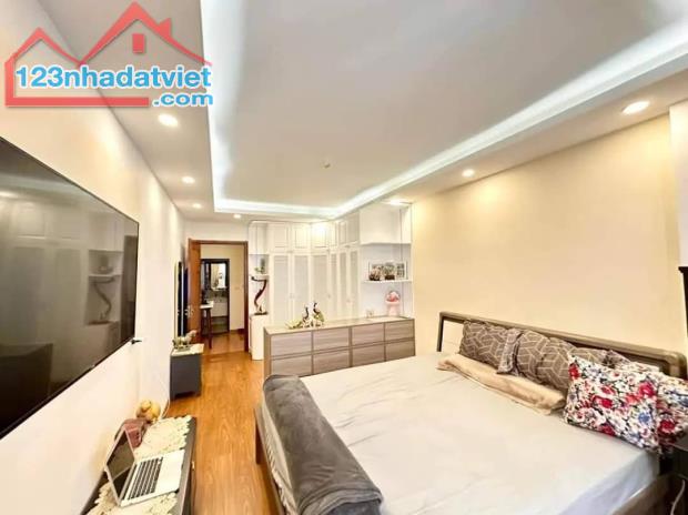 Bán nhà đẹp 36m2 5tầng mặt tiền 3.5m 6.25tỷ số 7C ngõ 101/18 phố Trích Sài Tây Hồ - 2