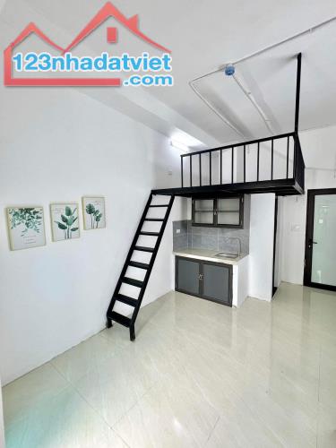 Bán tòa nhà CCMN Phùng Khoang, DT 70m2 xây mới 6 tầng thang máy, gác xép 16pkk giá 12.5 tỷ