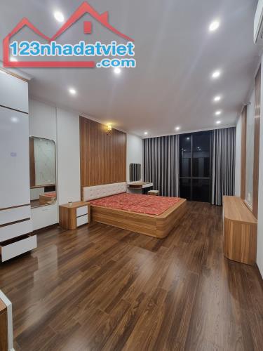 Cần bán gấp nhà phố Duy Tân 60m2, 7T, thang máy full nội thất, 3 thoáng,ô tô,  kinh doanh