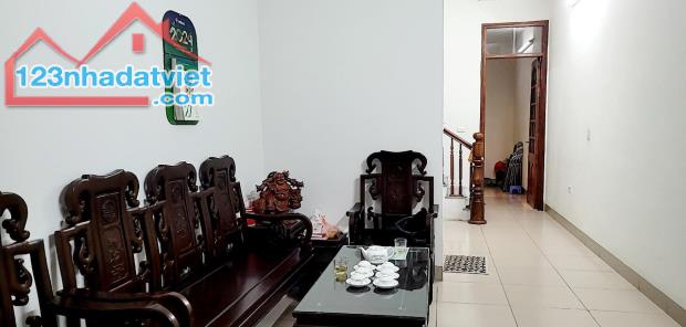 NHÀ PHÂN LÔ!! Nhà kđt Sài Đồng, Chu Huy Mân 50m2, ô chờ thang máy, chỉ 9.9 tỷ. - 1