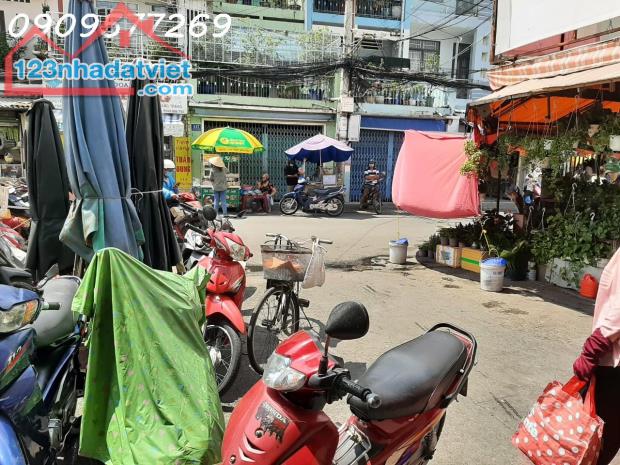 Cho thuê kiot số 6 mặt tiền chợ Trần Hữu Trang, Phường 10, Phú Nhuận - 1