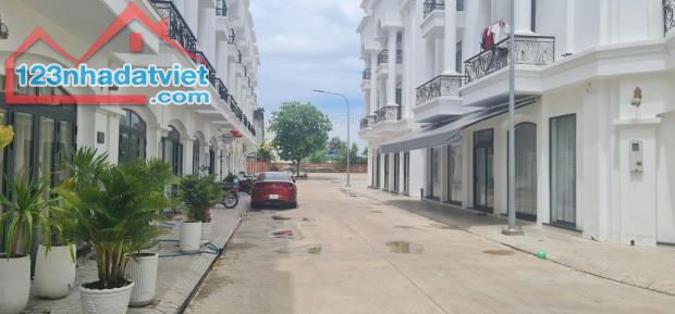 Bán nhà phố Mai Anh Luxury ngay trung tâm Tp Tây Ninh - 1