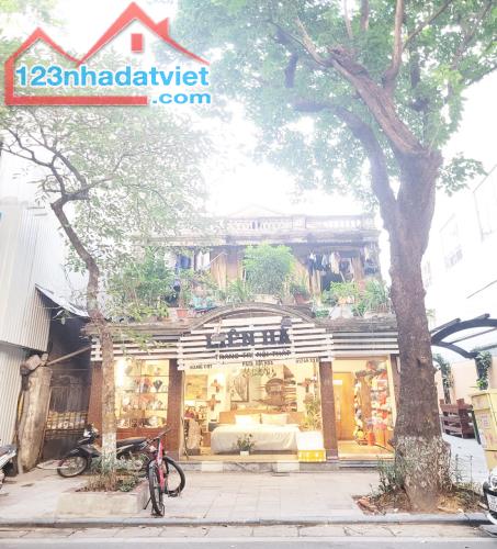 Cực Vip! Bán Nhà Mặt Phố Xuân Thủy, Cầu Giấy, 235m2x2T MT:12m, Giá Rẻ Chỉ 78Tỷ.
