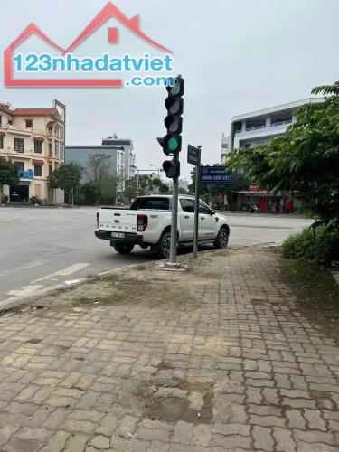 Bán đất mặt đường đôi Phạm Văn Đồng, ph Thanh Bình, TP HD, 80m2, KD tốt, mt 4m