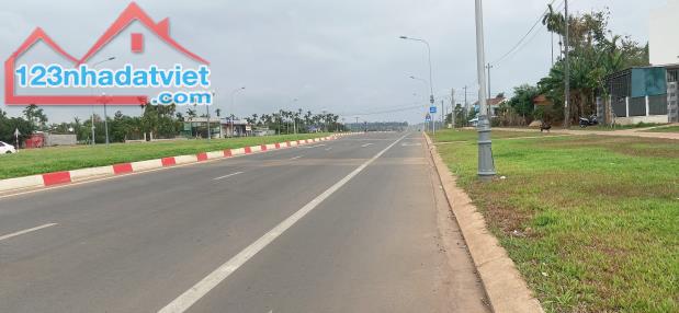 đất đại lộ đông tây con đường đẹp nhất tây nguyên