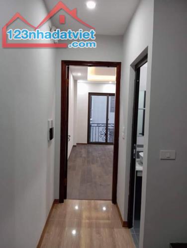 Nhà S32m2 x 4.5T, 6 phòng ngủ, ô tô đỗ cửa nhà, gần ngã tư Canh, 300m ra Trịnh Văn Bô - 3