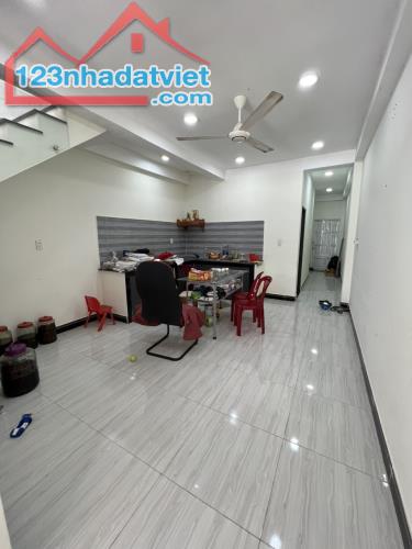 Cần bán nhà trệt lầu mặt tiền đường D19A khu đô thị Mỹ Phước 1 - 3