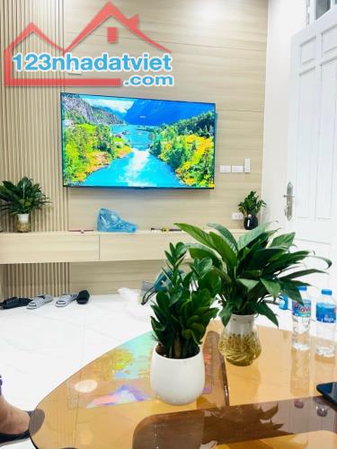 Bán Nhà 33m2 x 5T- Doãn Kế Thiện - Cầu Giấy- Ô tô 10m, giá 5.95 tỷ. - 1