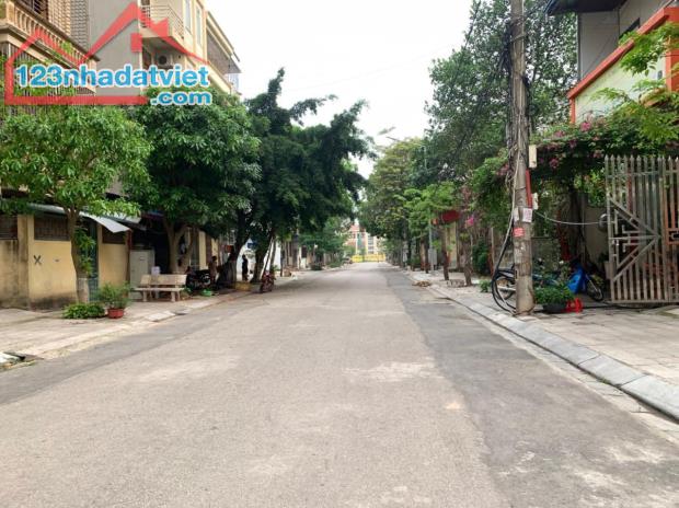 💥💥Băng 2 phố Chu Văn An, Liên Bảo Vĩnh Yên 99m mt5m Phân Lô ô tô kinh doanh đỉnh 4,2 tỷ - 1
