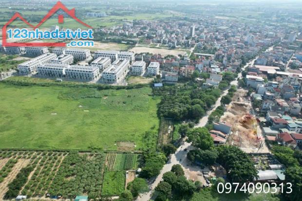 Bán đất đấu giá Xóm Thượng Uy Nỗ Đông Anh mặt đường kinh doanh - 1