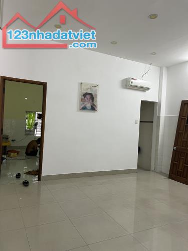 Bán gấp nhà 2 tầng mặt tiền Ngô Quyền sát KS Mường Thanh Đà Nẵng giá đầu tư - 2