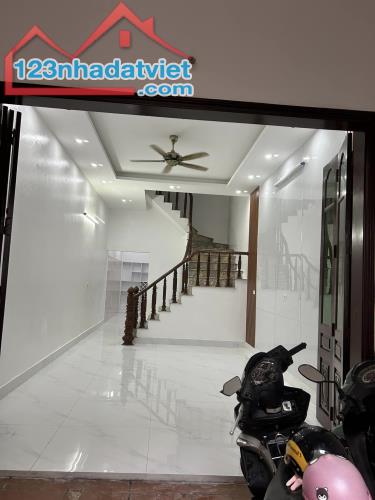 Bán nhà 2.5 tầng ngõ phố Bình Lộc, ph Tân Bình, TP HD, 60.7m2, mt 4m, 3 ngủ, ngõ oto