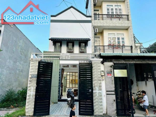 Bán nhà đẹp đường Hà Huy Giáp, phường Thạnh Xuân, Quận 12 có 3 phòng ngủ