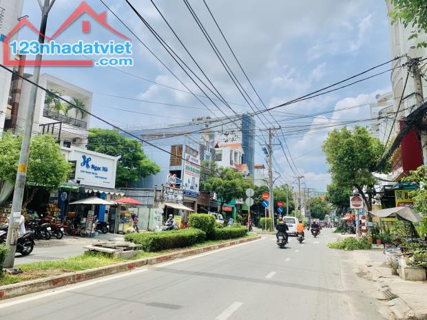 Bán nhà đường Nguyễn Cửu Đàm 80m2 x 5 lầu giá 10,6 tỷ