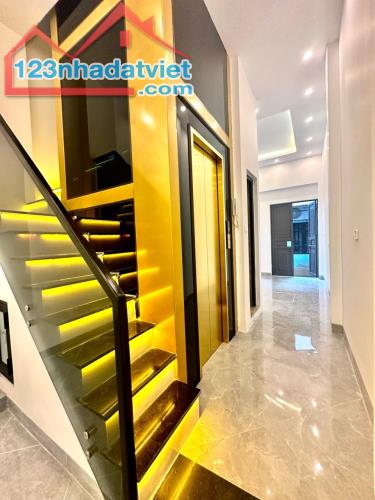 BÁN NHÀ ĐƯỜNG LÁNG ĐỐNG ĐA 45M2 5T MT 3.5M GIÁ 13.5 TỶ, OTO TRÁNH + GARA OTO. - 4