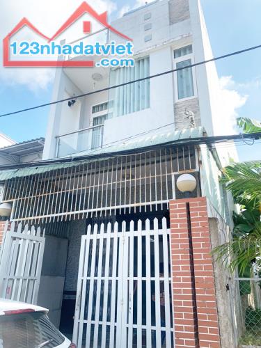 890🌋 Nhà Chỉ : 6 triệu/ tháng 

Cho thuê nhà 4PN. Hẻm đường Nguyễn Đệ, P. An Hoà, Ninh